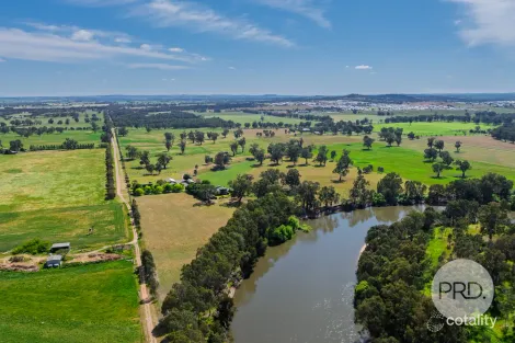 Property photo of 111 River Road Gobbagombalin NSW 2650