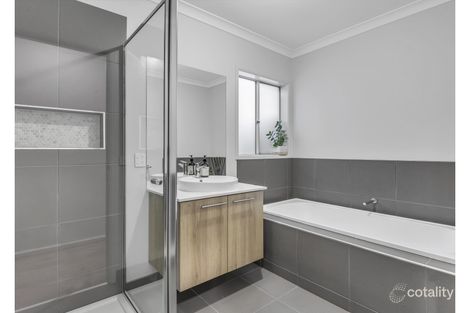 Property photo of 20 Australorp Drive Clyde North VIC 3978