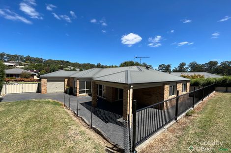 3 Valleyview Gr, Drouin, VIC 3818