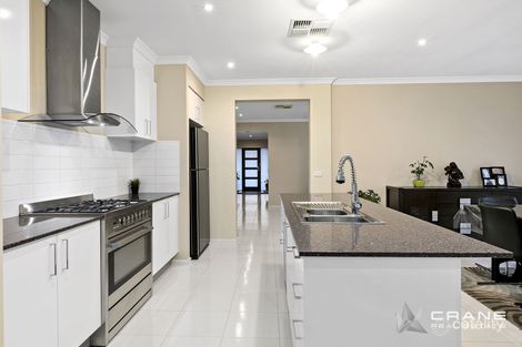 Property photo of 11 Miro Way Fraser Rise VIC 3336