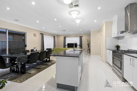 Property photo of 11 Miro Way Fraser Rise VIC 3336
