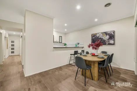 Property photo of 43 Lincolnheath Boulevard Point Cook VIC 3030