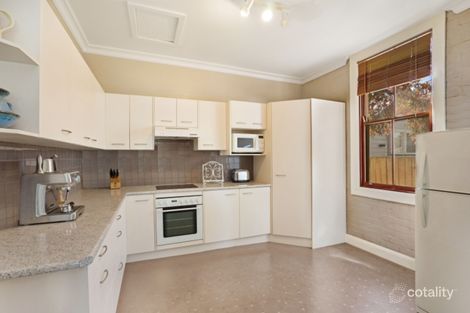 Property photo of 18 Short Street Lorn NSW 2320