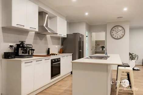 Property photo of 16 Molly Drive Harcourt VIC 3453