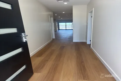 Property photo of 40 Arnaud Loop Wollert VIC 3750