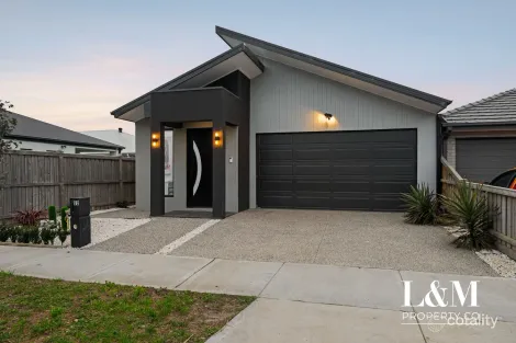 Property photo of 52 Possum Drive Beveridge VIC 3753