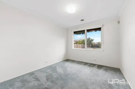 Property photo of 4 Waranga Crescent St Albans VIC 3021