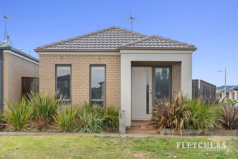 Property photo of 2 Magara Walk Tarneit VIC 3029