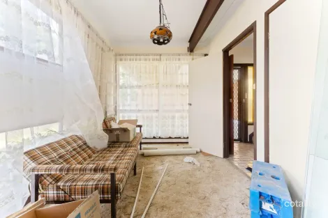 Property photo of 5 Apanie Close Summerland Point NSW 2259