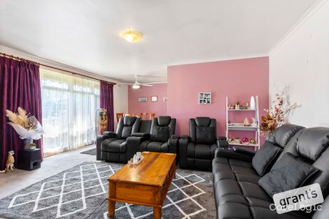 Property photo of 46 Sweet Gum Avenue Narre Warren VIC 3805