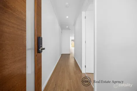 Property photo of 27 Deanside Drive Deanside VIC 3336