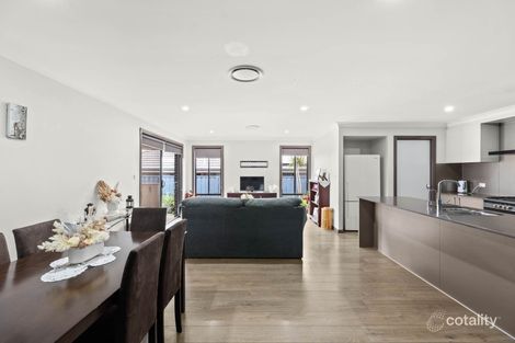 Property photo of 13 Oak Circuit Gillieston Heights NSW 2321