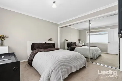 Property photo of 2/188 Oshanassy Street Sunbury VIC 3429