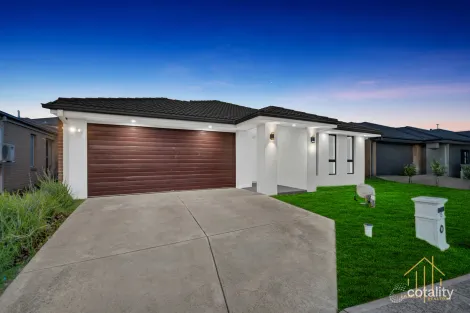 15 Eminence Dr, Cranbourne West, VIC 3977