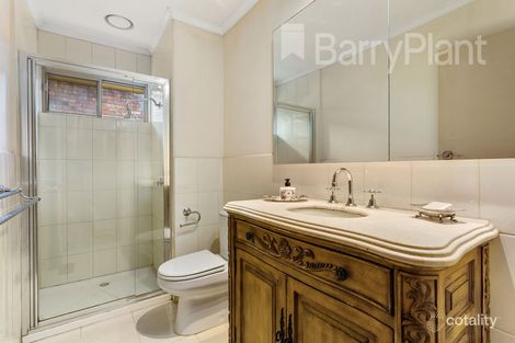 Property photo of 9 Landen Avenue Glen Waverley VIC 3150