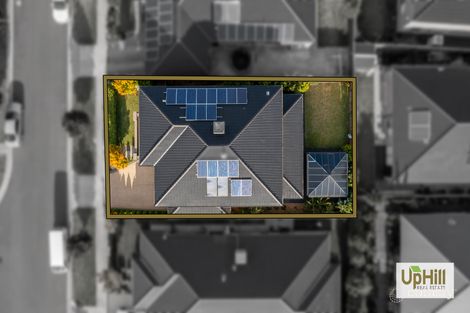 Property photo of 8 Raeburn Drive Clyde North VIC 3978