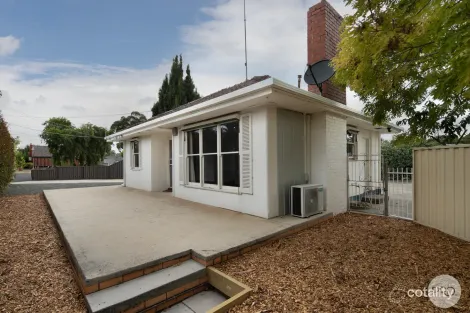 2 Little Dodds St, Golden Point, VIC 3350