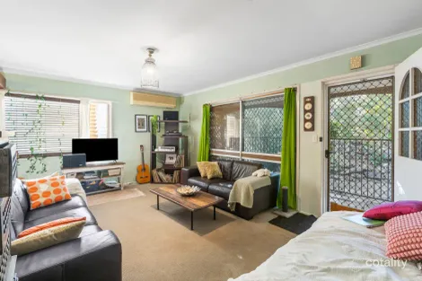 Property photo of 21 Kathleen Avenue Southport QLD 4215