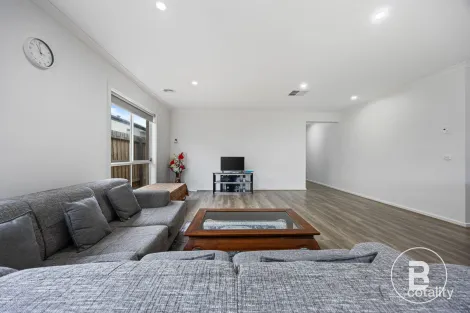 Property photo of 44 Dante Crescent Bonshaw VIC 3352