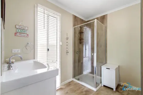 Property photo of 30 Kangaroo Street Loch Sport VIC 3851