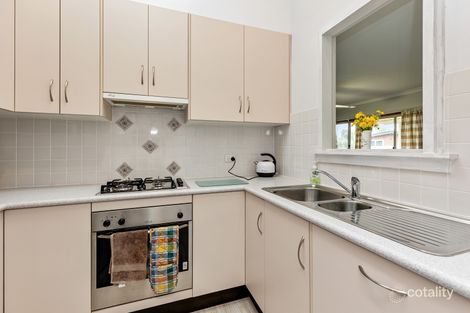 Property photo of 18 Barinya Street Kooringal NSW 2650