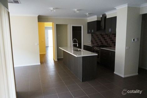 Property photo of 11 Quadrant Drive Fraser Rise VIC 3336