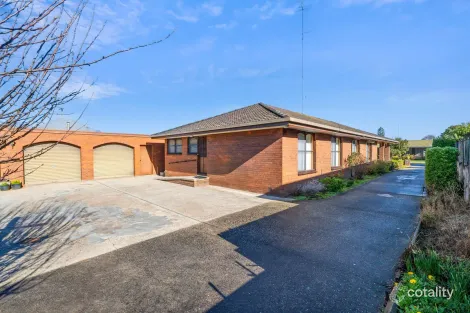 Property photo of 18 Airdrie Street Colac VIC 3250
