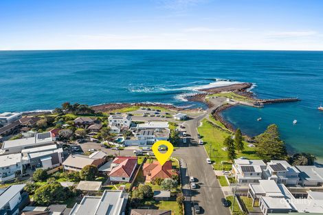 Property photo of 1 Gardeners Crescent Shellharbour NSW 2529