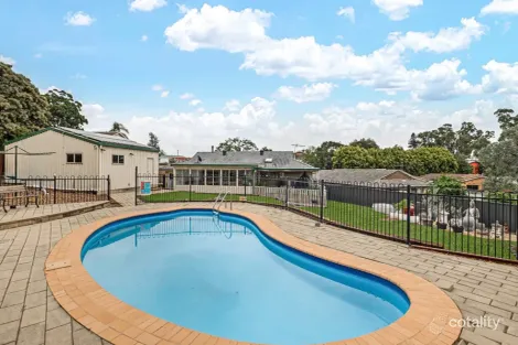 13 Hawkins Ave, Luddenham, NSW 2745