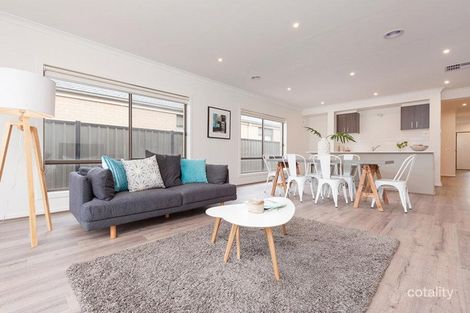 Property photo of 34 Montpellier Crescent Craigieburn VIC 3064