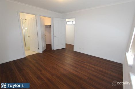 24 Sea View Rd, Para Hills, SA 5096