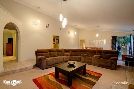 Property photo of 11 Holbourne Drive Junction Village VIC 3977