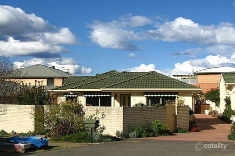 3 Kurrawa Ave, Point Clare, NSW 2250