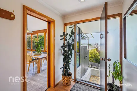 Property photo of 15 Calder Crescent Blackmans Bay TAS 7052
