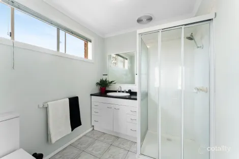 Property photo of 16 Forest Glen Avenue Blackburn South VIC 3130