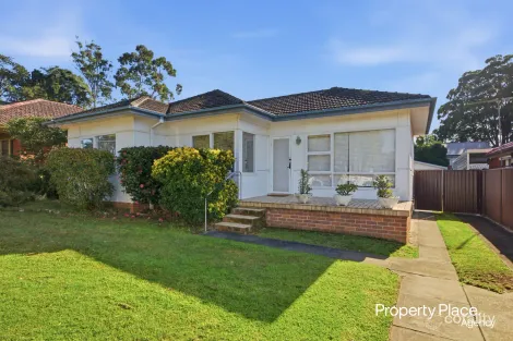 Property photo of 15 Thomas Street Picnic Point NSW 2213