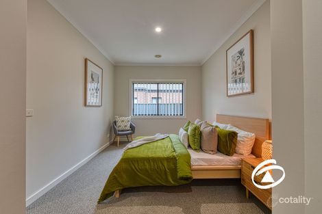 Property photo of 5 Griffith Mews Pakenham VIC 3810