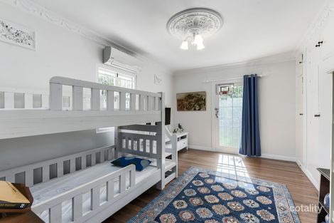 Property photo of 100 Eighth Avenue St Lucia QLD 4067