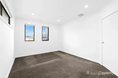 Property photo of 5 Meme Place Narre Warren VIC 3805