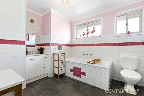 Property photo of 4 Bruce Court Pakenham VIC 3810