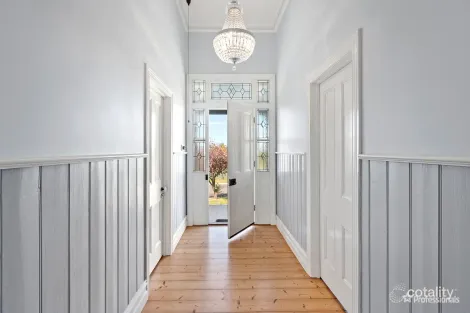 Property photo of 17 Clarendon Street Maryborough VIC 3465