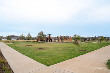 Property photo of 2/20 Luster Crescent Tarneit VIC 3029
