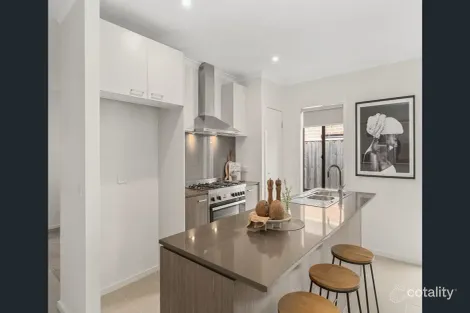Property photo of 53 Thoroughbred Drive Clyde North VIC 3978