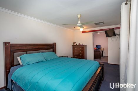 Property photo of 52 Lyrebird Way Thornlie WA 6108