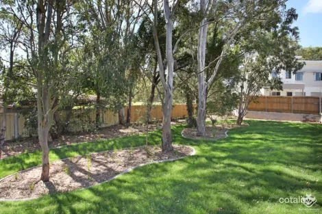 Property photo of 31/12 Singh Street Wynnum West QLD 4178