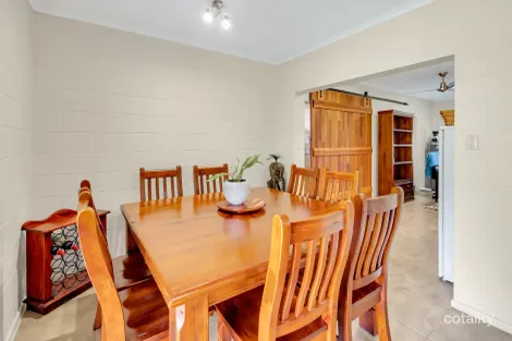 Property photo of 23 Bathurst Drive Bentley Park QLD 4869