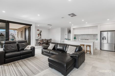 Property photo of 35 Keira Circuit Werribee VIC 3030