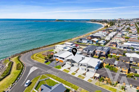 Property photo of 2/21 Stone Street Stockton NSW 2295