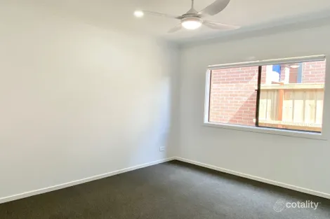 Property photo of 32 Grappa Circuit Wyndham Vale VIC 3024