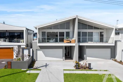 Property photo of 2/21 Stone Street Stockton NSW 2295